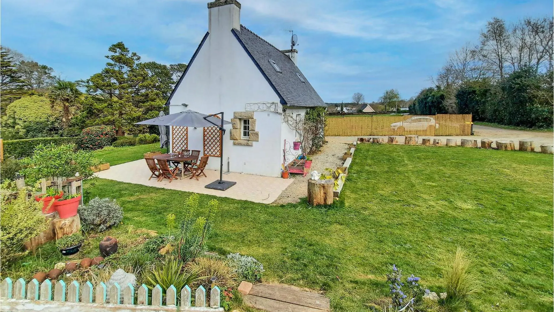 2 Bedroom Beautiful Home In Pleuven 0*,